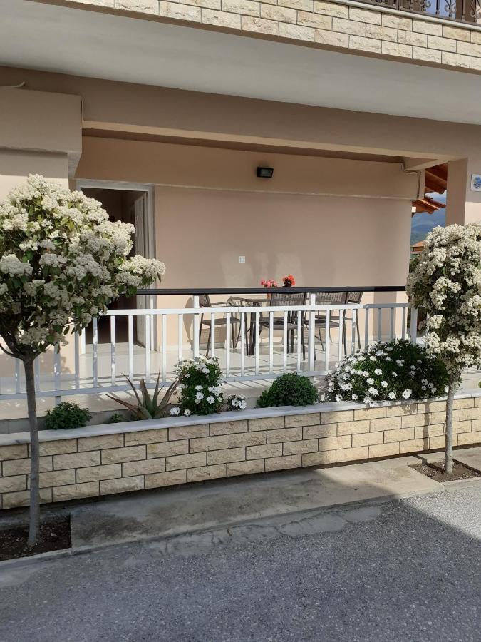 Vrasná Chrysafis Apartments מראה חיצוני תמונה
