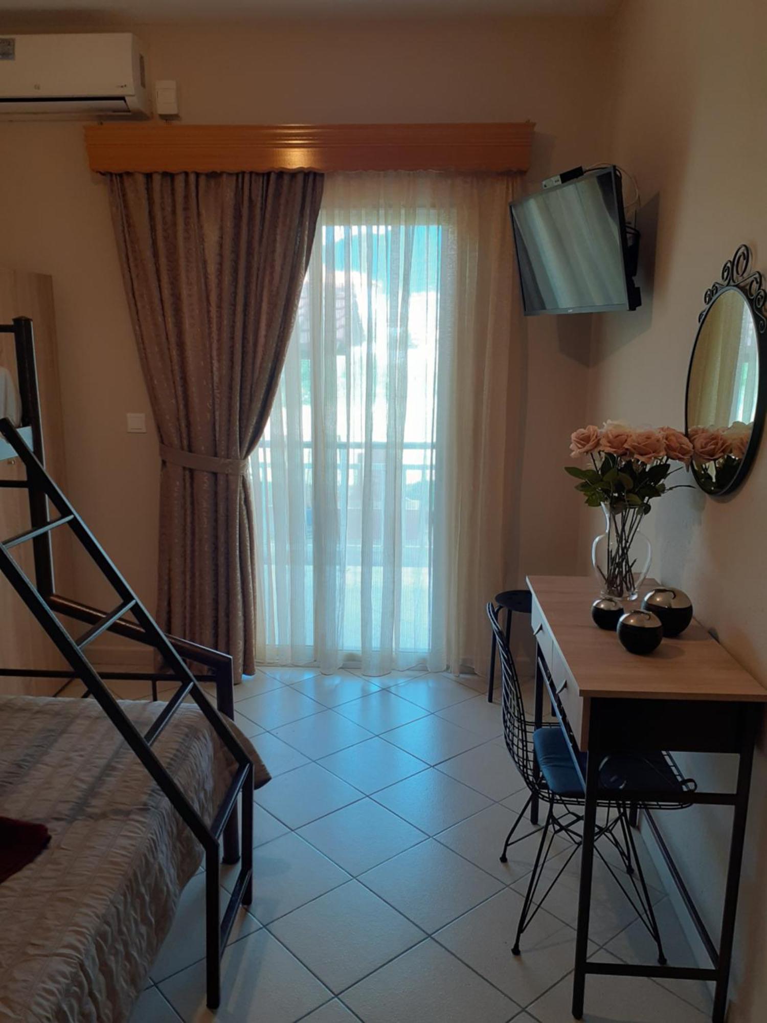 Vrasná Chrysafis Apartments מראה חיצוני תמונה