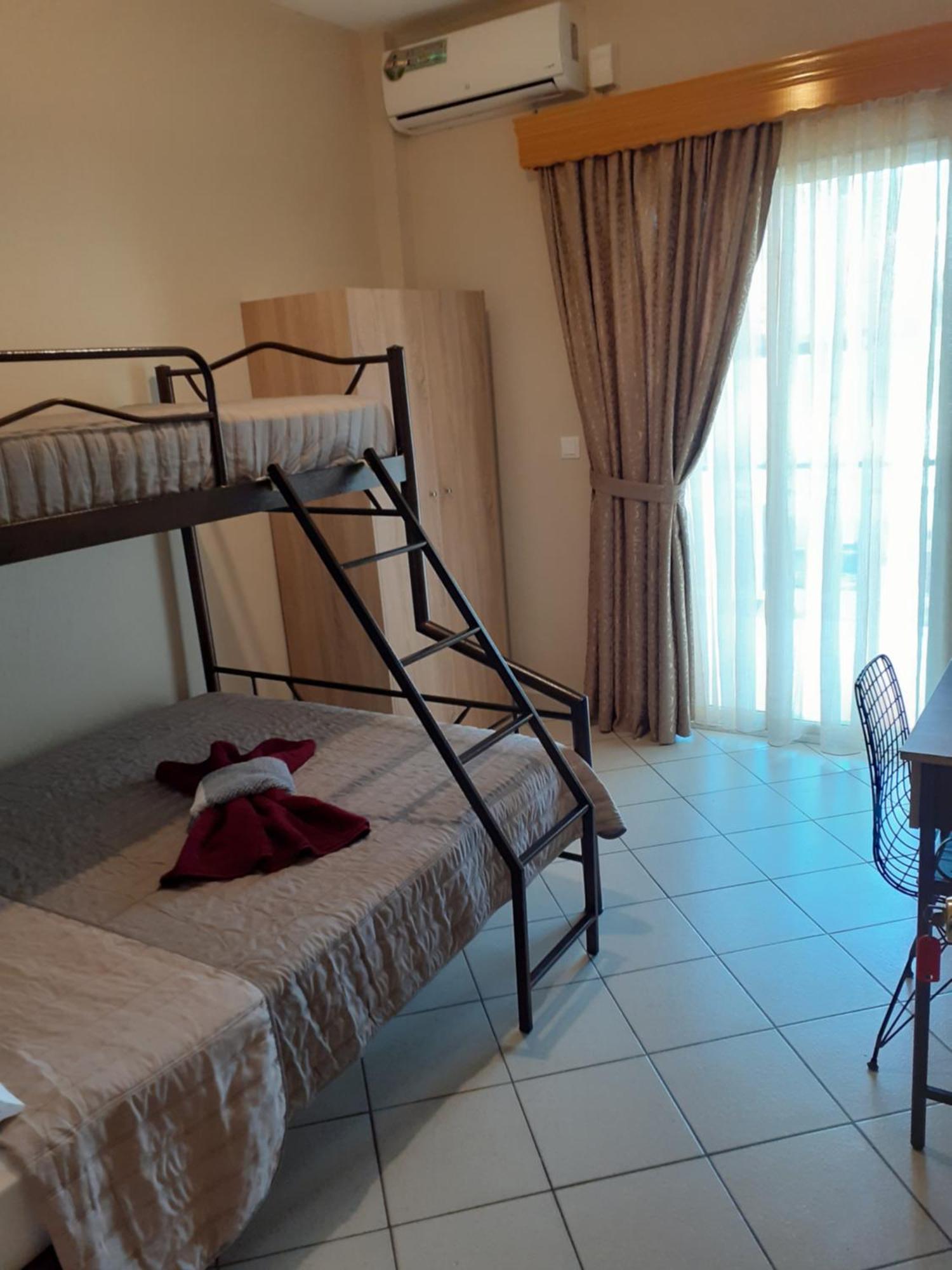 Vrasná Chrysafis Apartments מראה חיצוני תמונה